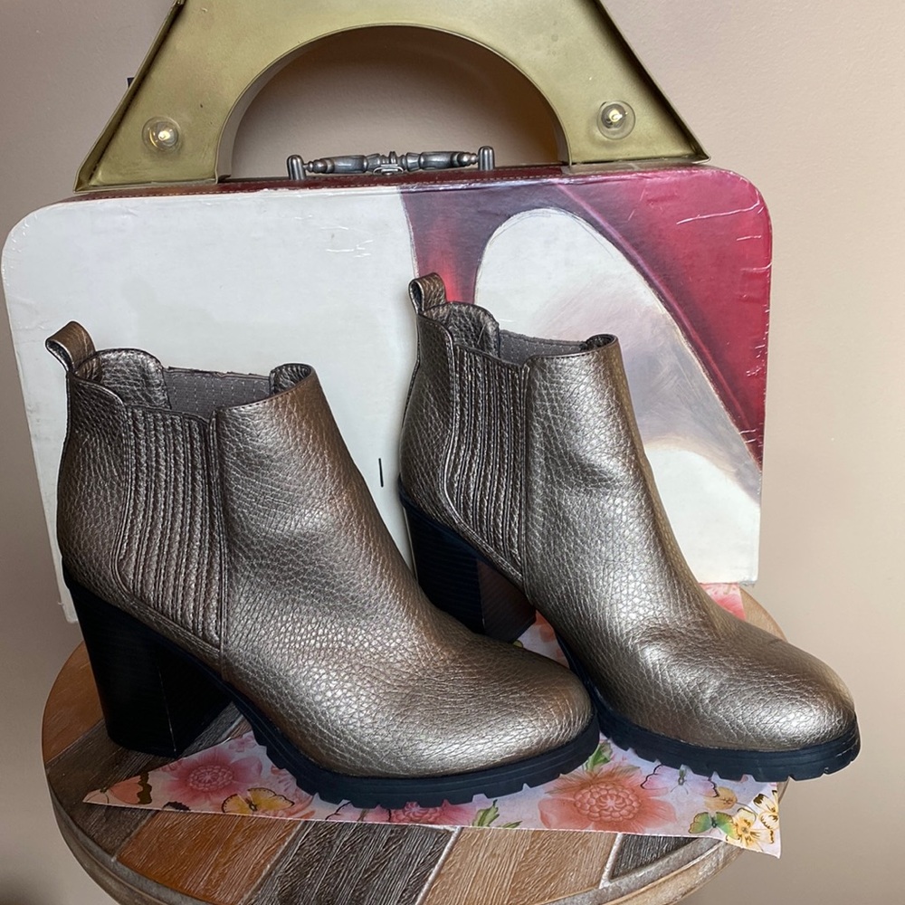 Sam and Libby Chunky Heel Bootie